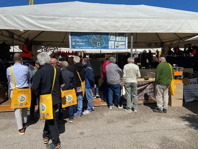 Colombaccio Facile alla fiera Caccia Village